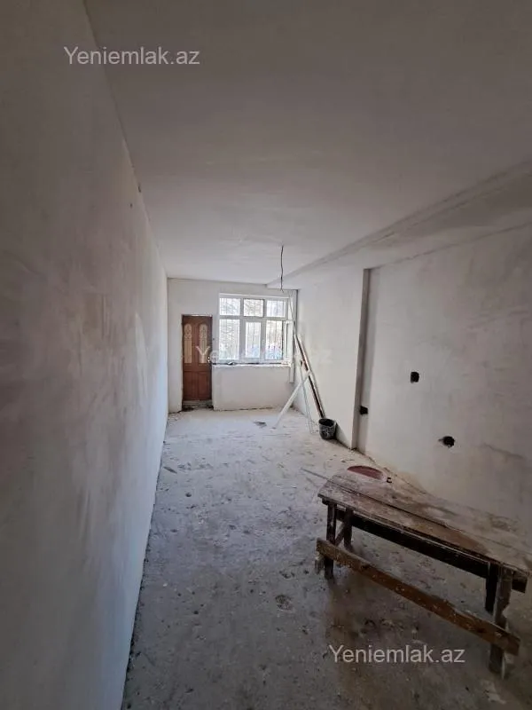 Satılır 6 otaqlı köhnə tikili 120 m²