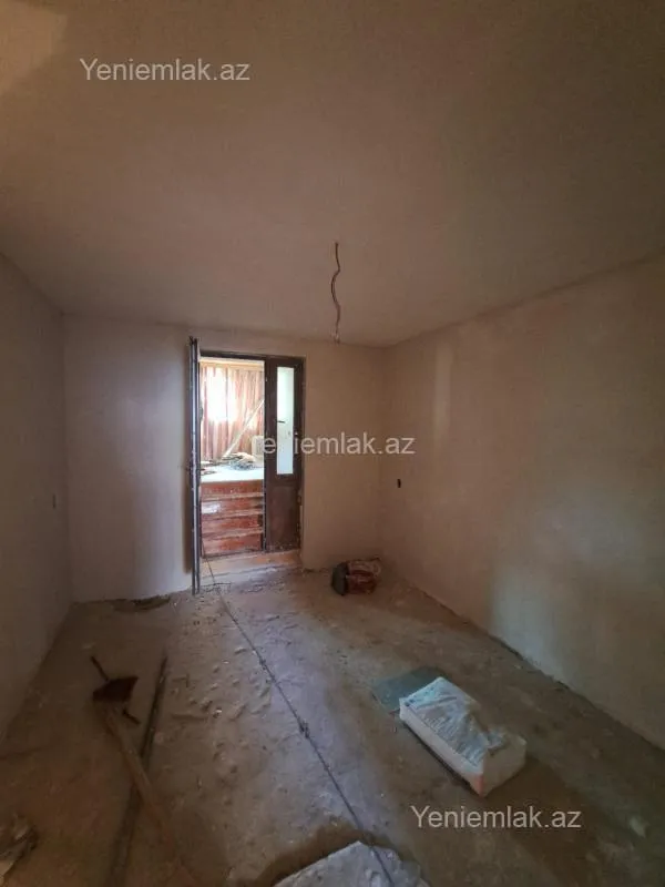 Satılır 6 otaqlı köhnə tikili 120 m²