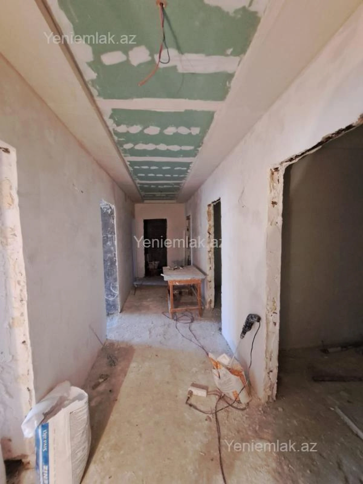 Satılır 6 otaqlı köhnə tikili 120 m²