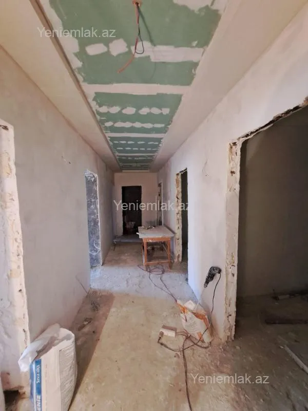 Satılır 6 otaqlı köhnə tikili 120 m²