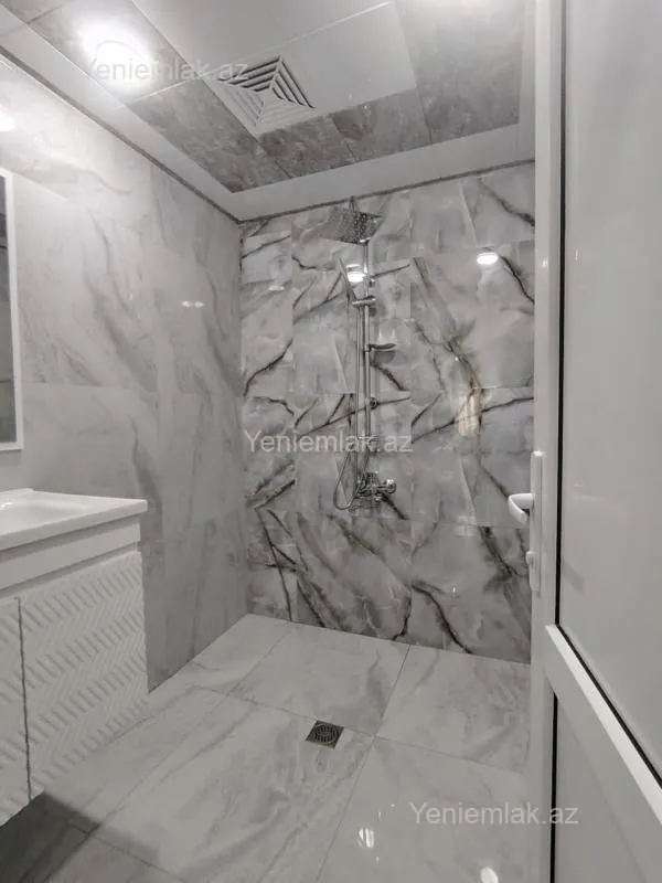 Satılır 3 otaqlı köhnə tikili 75 m²