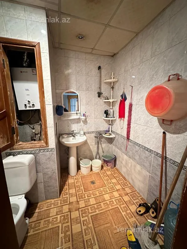 Satılır 2 otaqlı köhnə tikili 55 m²