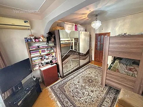 Satılır 3 otaqlı köhnə tikili 75 m²