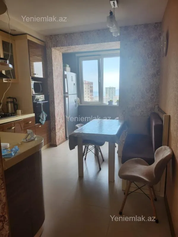 Satılır 3 otaqlı köhnə tikili 70 m²