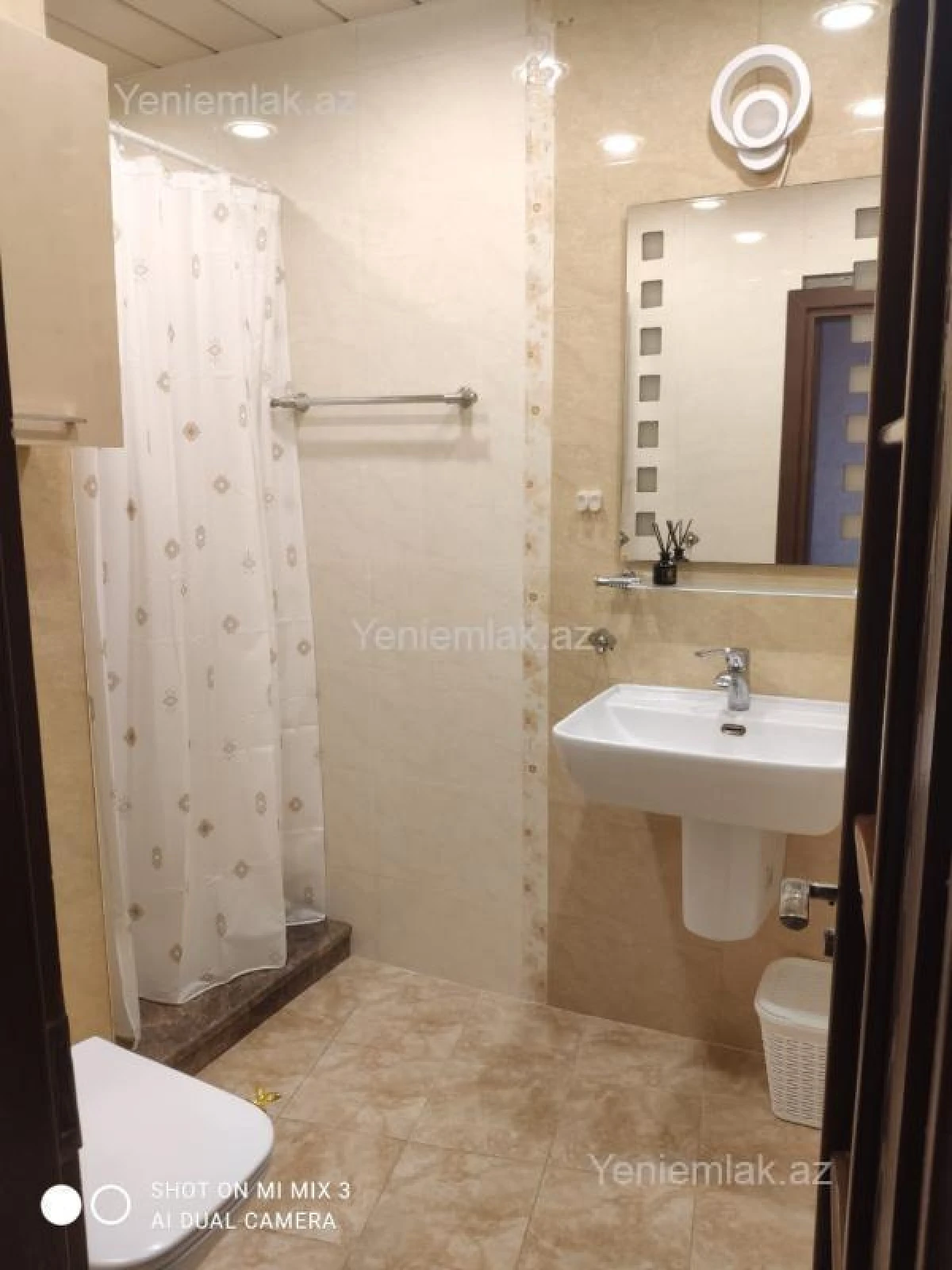 Satılır 3 otaqlı köhnə tikili 70 m²