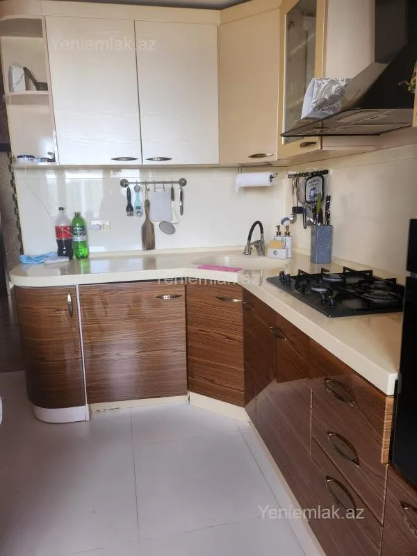 Satılır 3 otaqlı köhnə tikili 70 m²