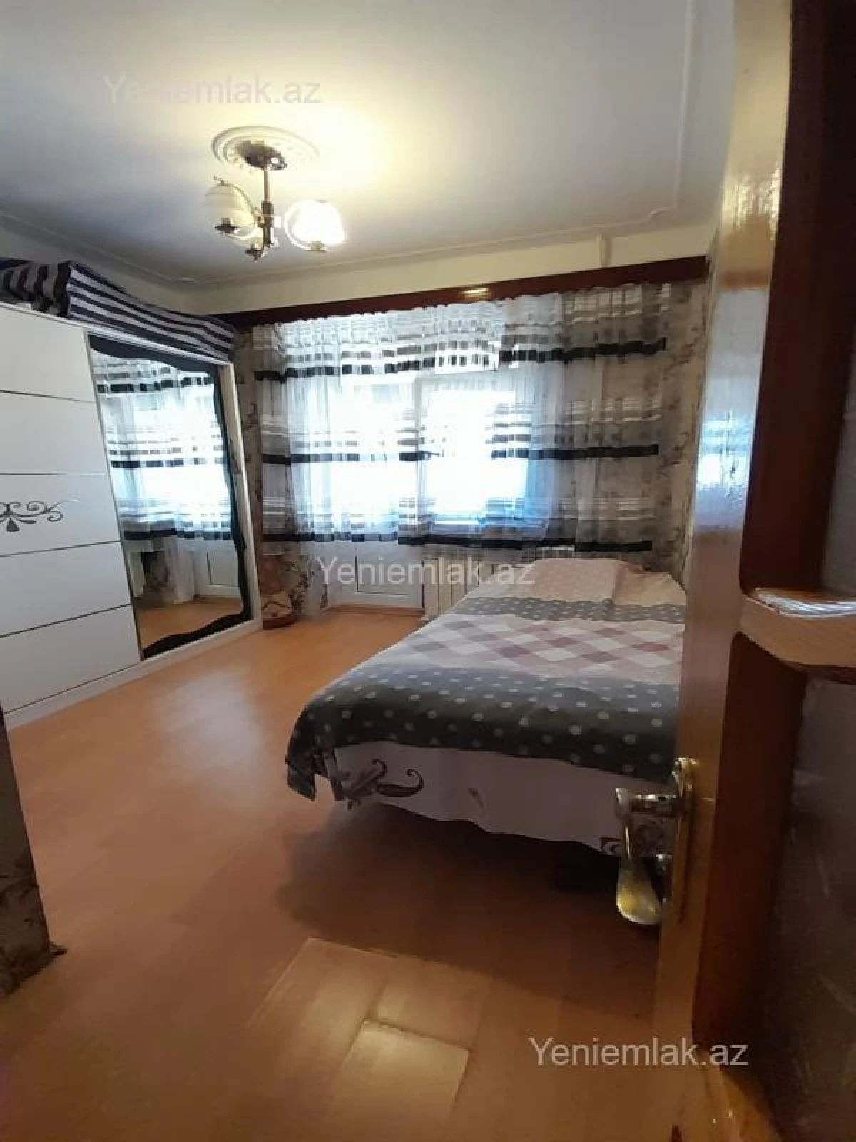 Satılır 3 otaqlı köhnə tikili 64 m²