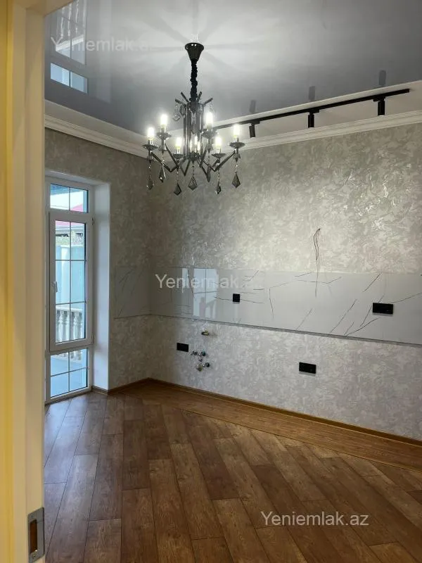 Satılır 5 otaqlı həyət evi 220 m²