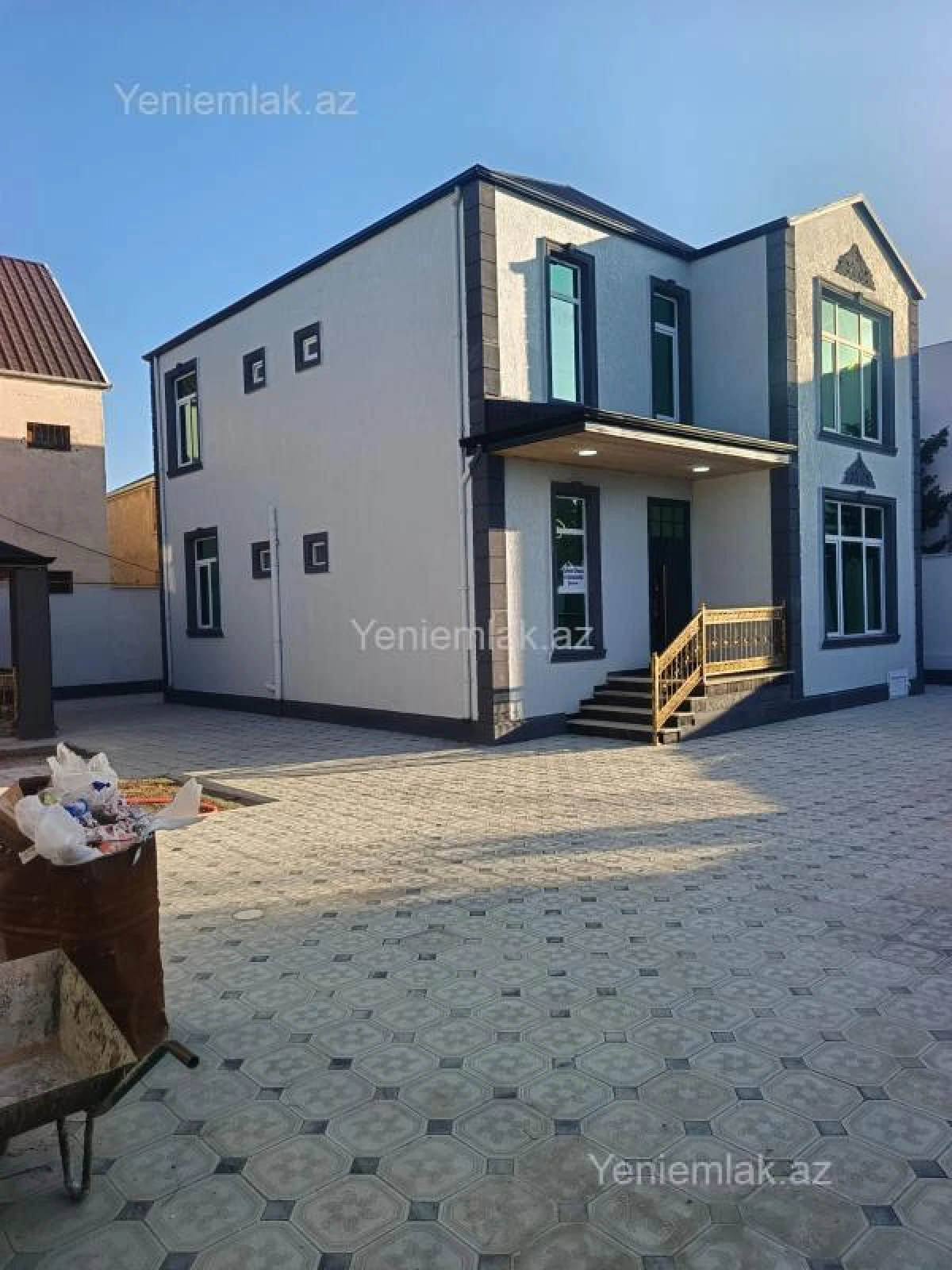 Satılır 5 otaqlı həyət evi 220 m²