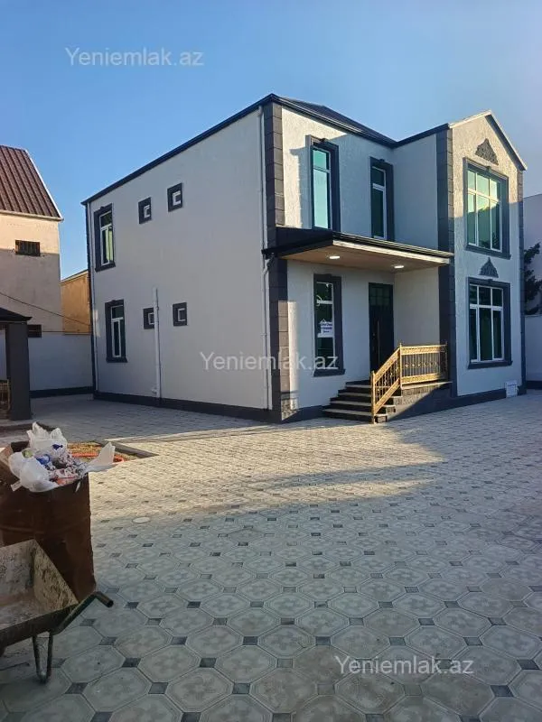 Satılır 5 otaqlı həyət evi 220 m²