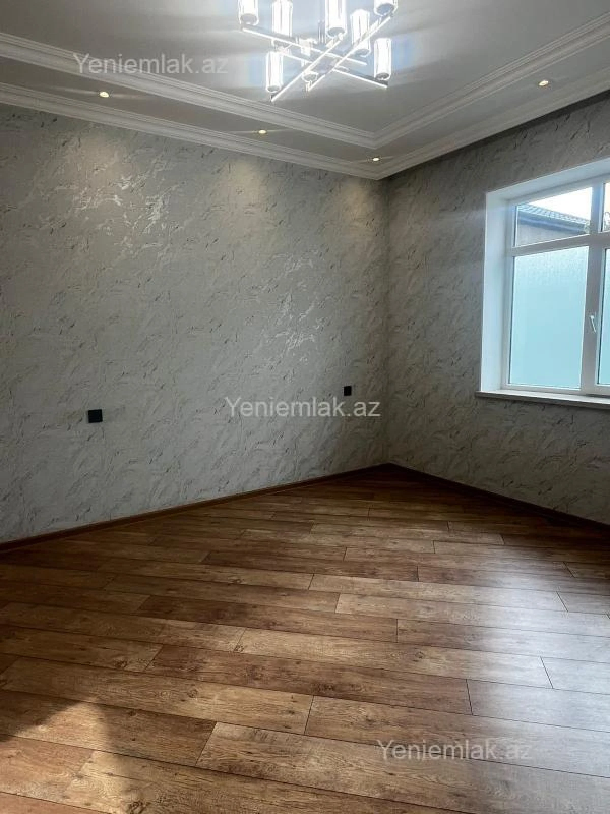 Satılır 5 otaqlı həyət evi 220 m²