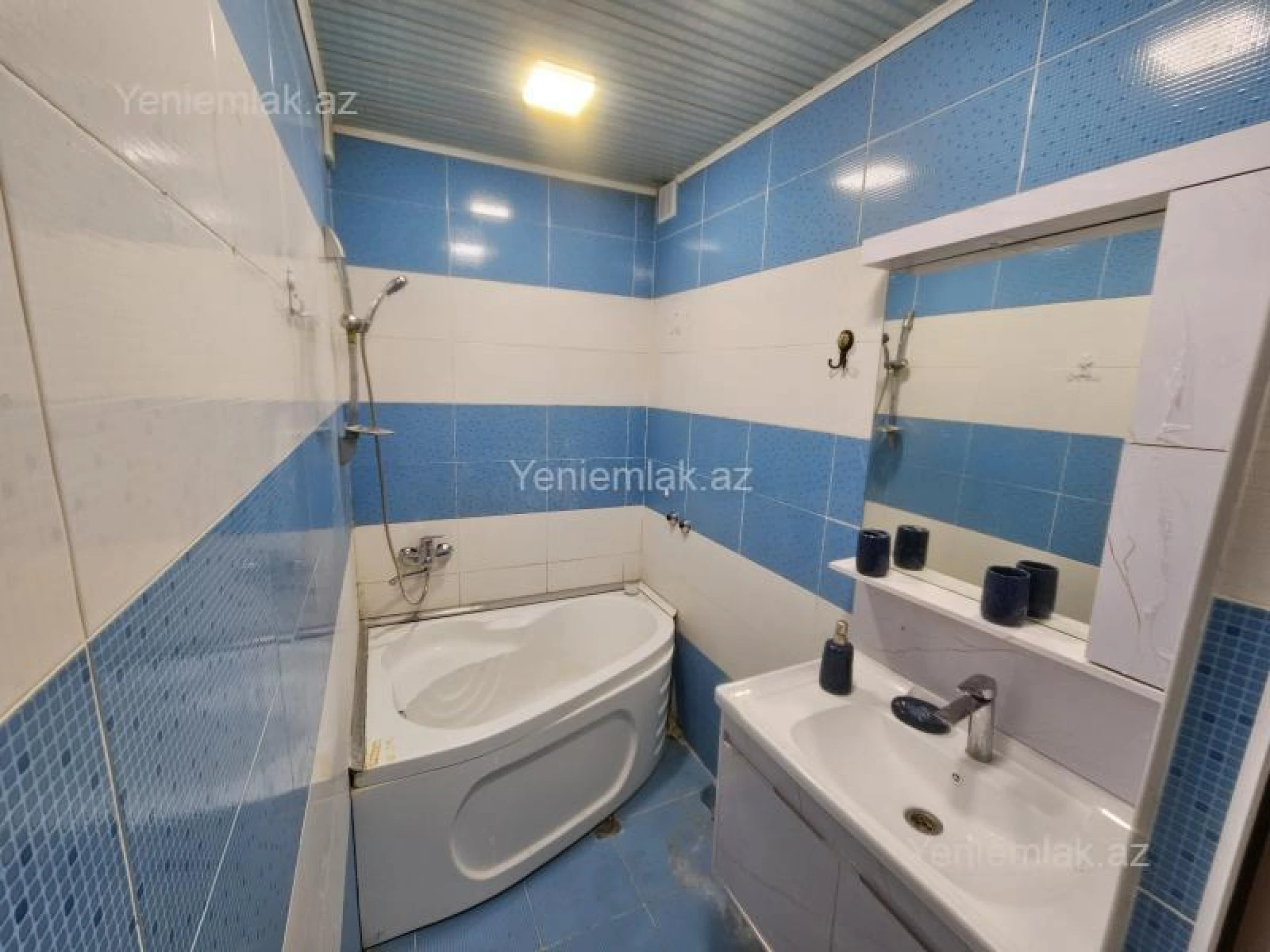 Satılır 3 otaqlı köhnə tikili 80 m²