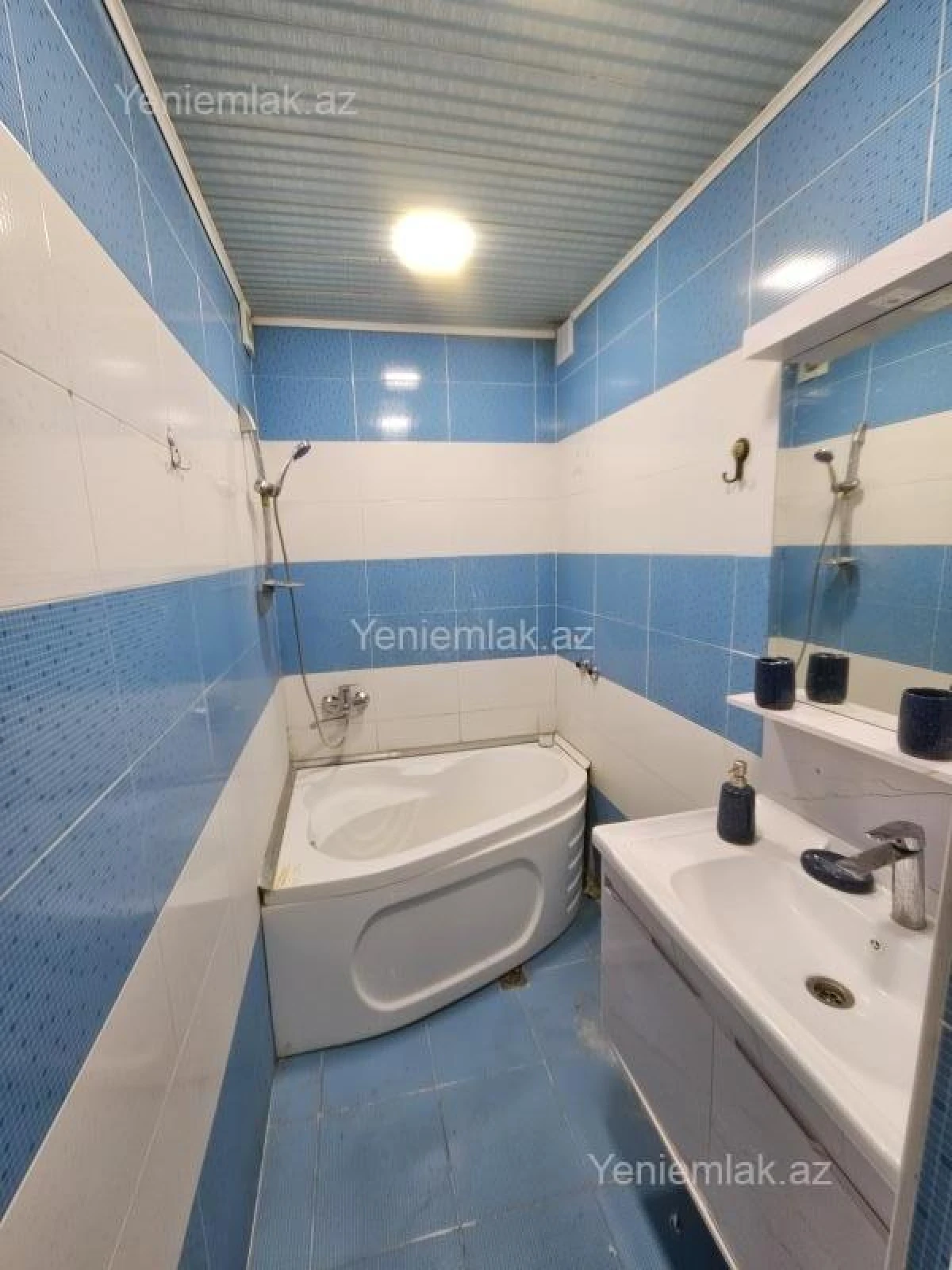 Satılır 3 otaqlı köhnə tikili 80 m²