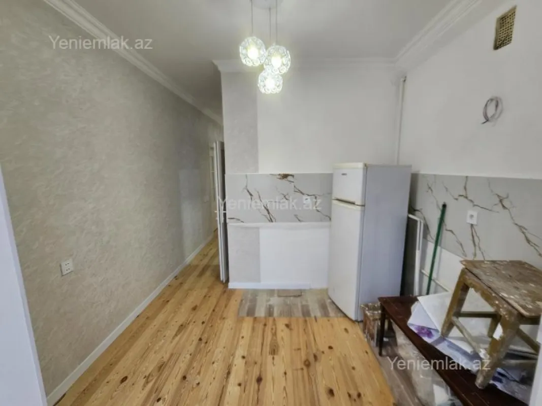 Satılır 3 otaqlı köhnə tikili 80 m²