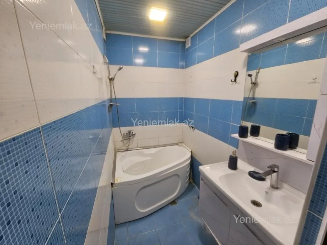 Satılır 3 otaqlı köhnə tikili 80 m²