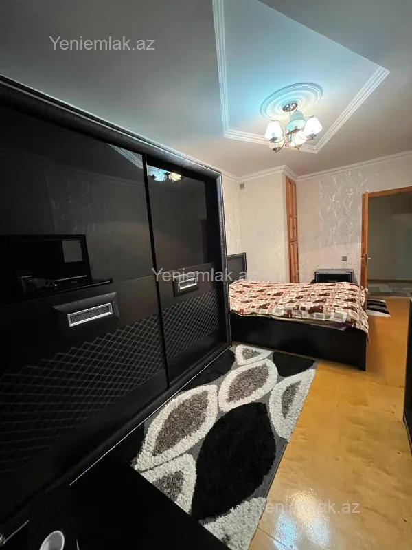 Satılır 5 otaqlı köhnə tikili 120 m²