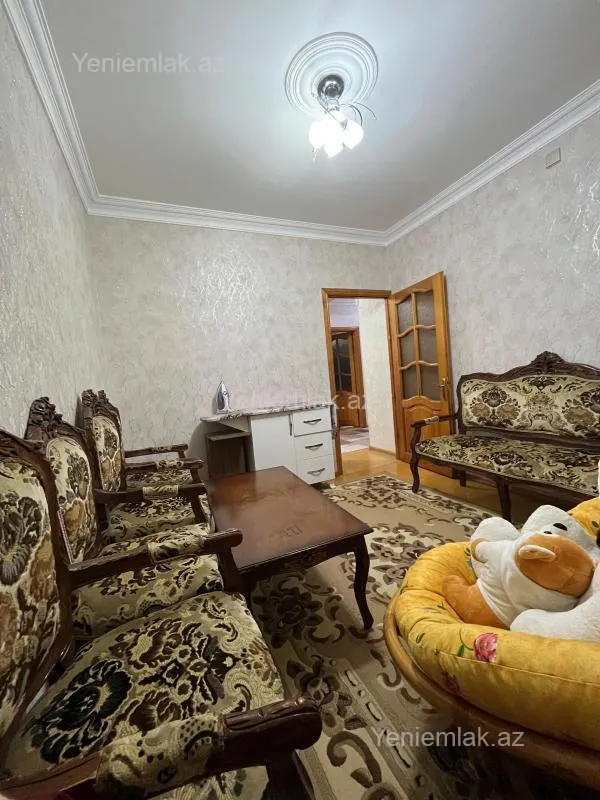 Satılır 5 otaqlı köhnə tikili 120 m²