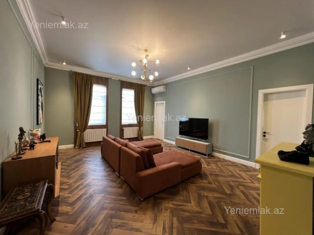 Satılır 3 otaqlı köhnə tikili 90 m²