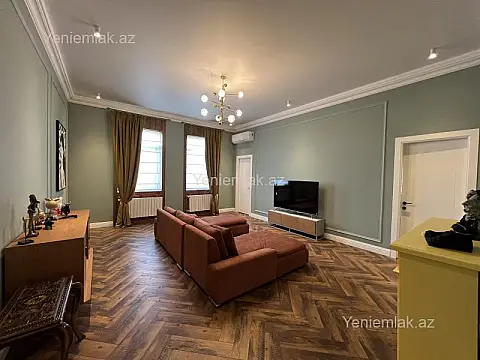 Satılır 3 otaqlı köhnə tikili 90 m²