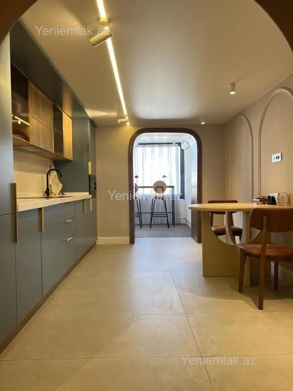Satılır 3 otaqlı köhnə tikili 90 m²