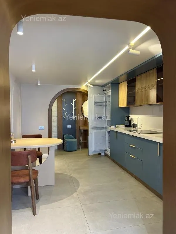 Satılır 3 otaqlı köhnə tikili 90 m²