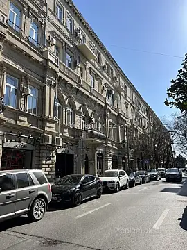 Satılır 3 otaqlı köhnə tikili 90 m² — Bakı, Səbail 3 otaq 90.00 m²