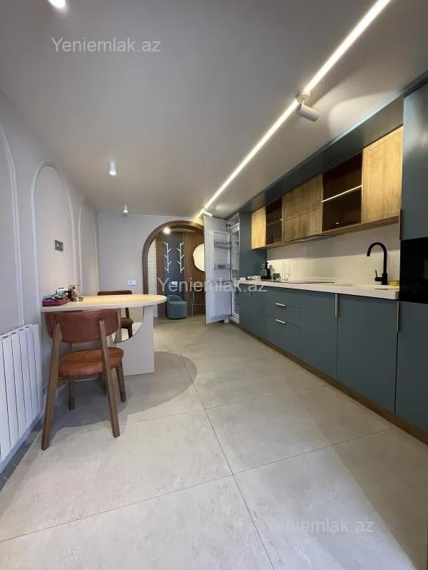 Satılır 3 otaqlı köhnə tikili 90 m²