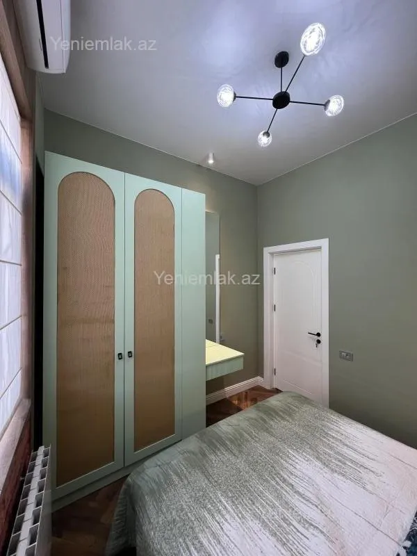 Satılır 3 otaqlı köhnə tikili 90 m²