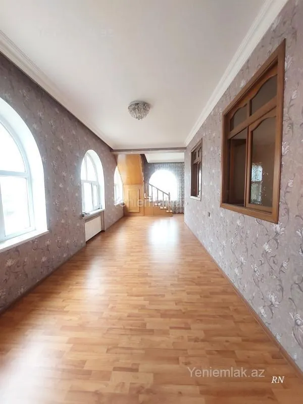 Satılır 5 otaqlı həyət evi 350 m²