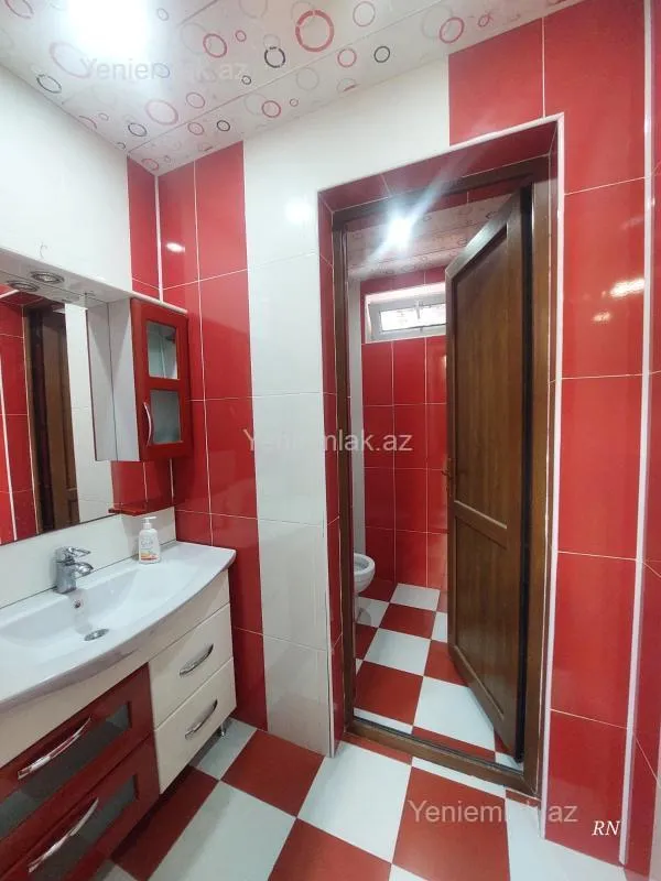 Satılır 5 otaqlı həyət evi 350 m²