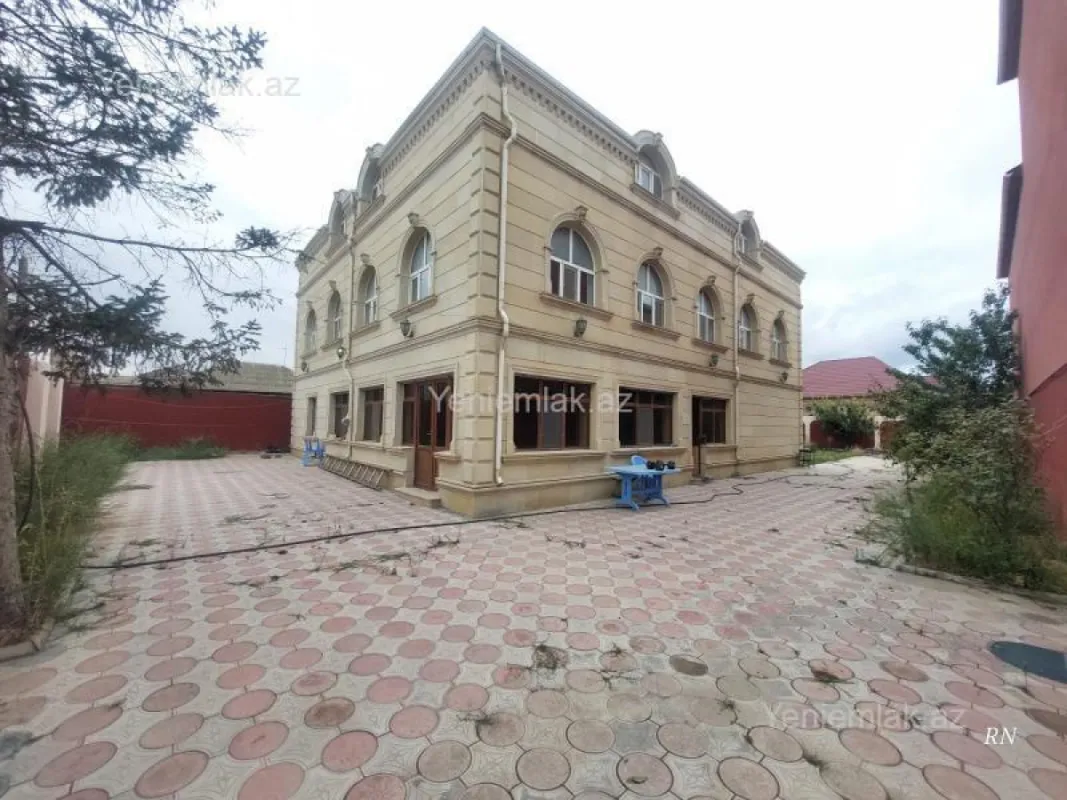 Satılır 5 otaqlı həyət evi 350 m²