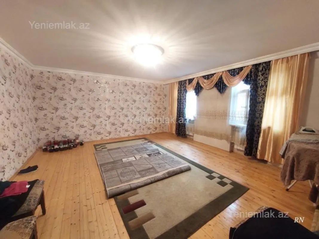 Satılır 5 otaqlı həyət evi 350 m²