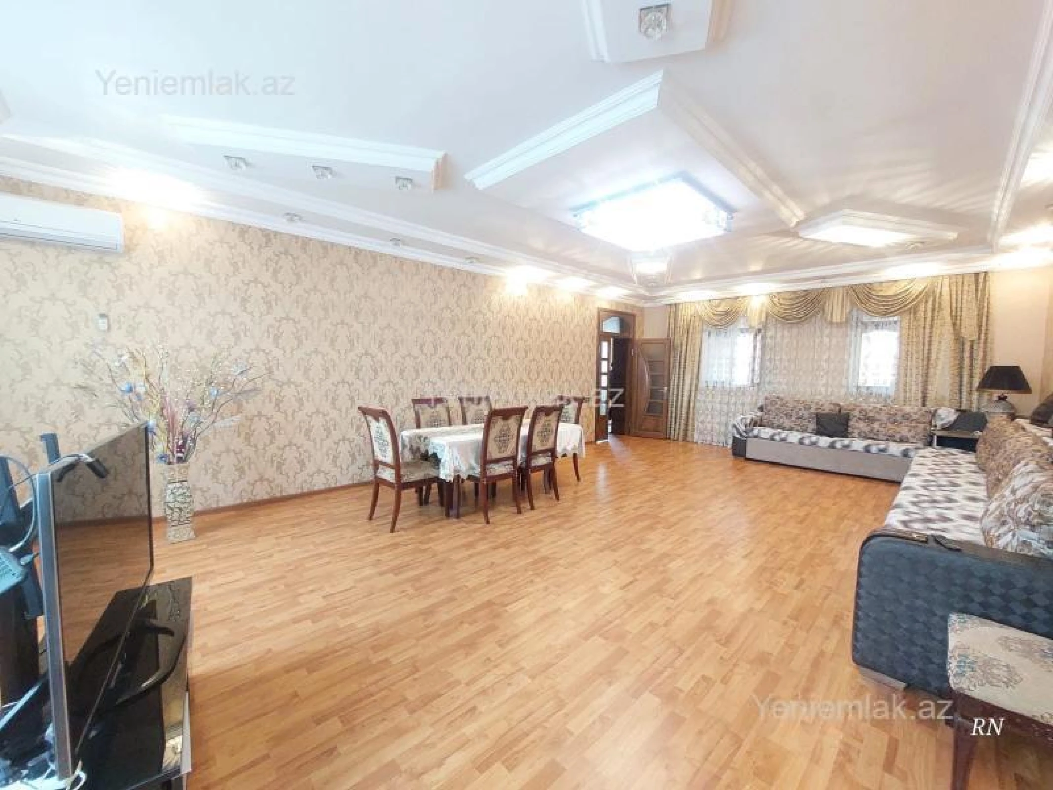 Satılır 5 otaqlı həyət evi 350 m²