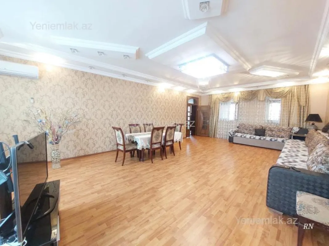 Satılır 5 otaqlı həyət evi 350 m²