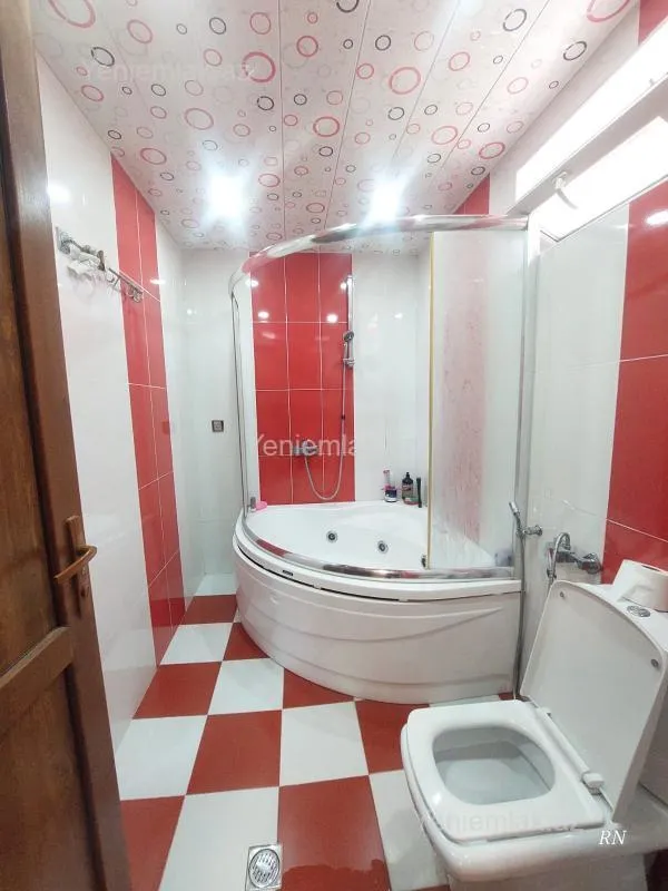 Satılır 5 otaqlı həyət evi 350 m²