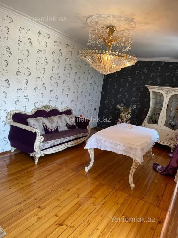 Satılır 6 otaqlı həyət evi 280 m²