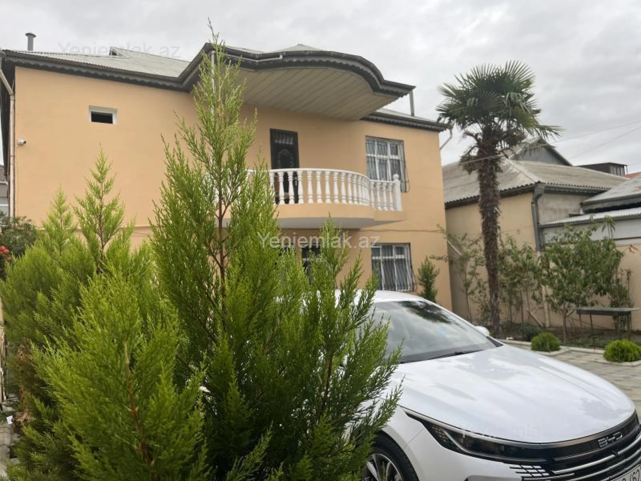 Satılır 6 otaqlı həyət evi 280 m²