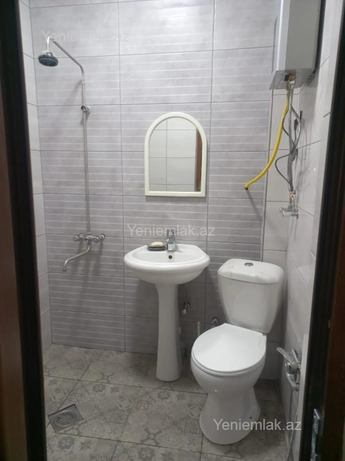 Satılır 1 otaqlı köhnə tikili 34 m²