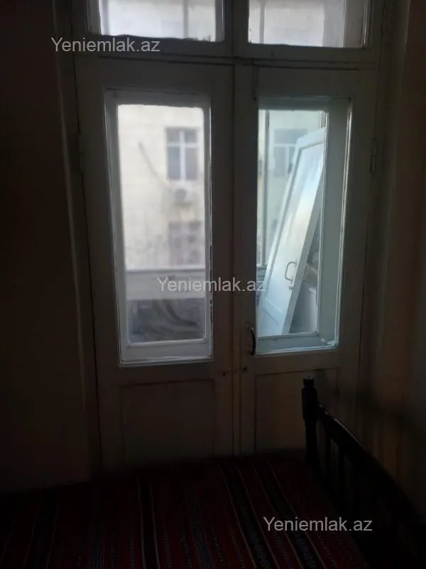 Satılır 1 otaqlı köhnə tikili 34 m²