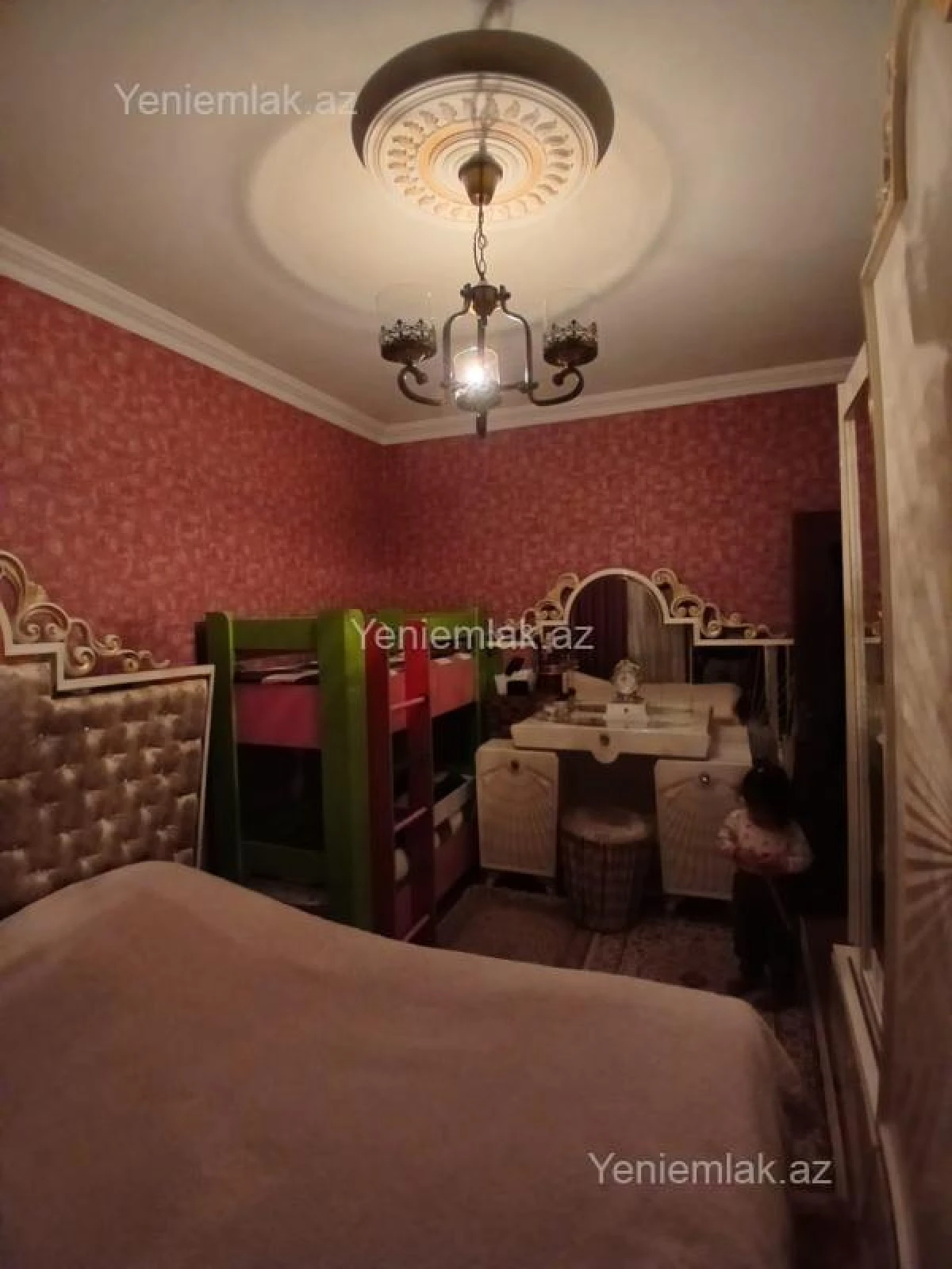 Satılır 2 otaqlı köhnə tikili 55 m²