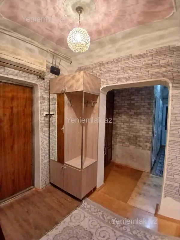 Satılır 2 otaqlı köhnə tikili 55 m²