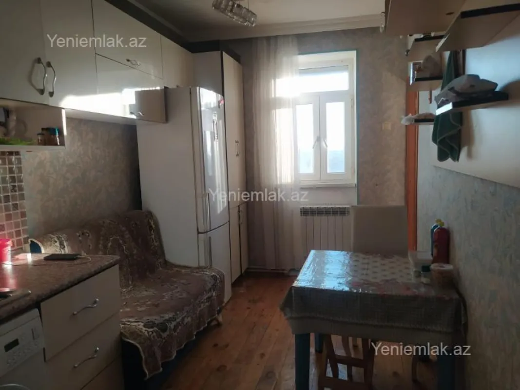 Satılır 2 otaqlı köhnə tikili 50 m²