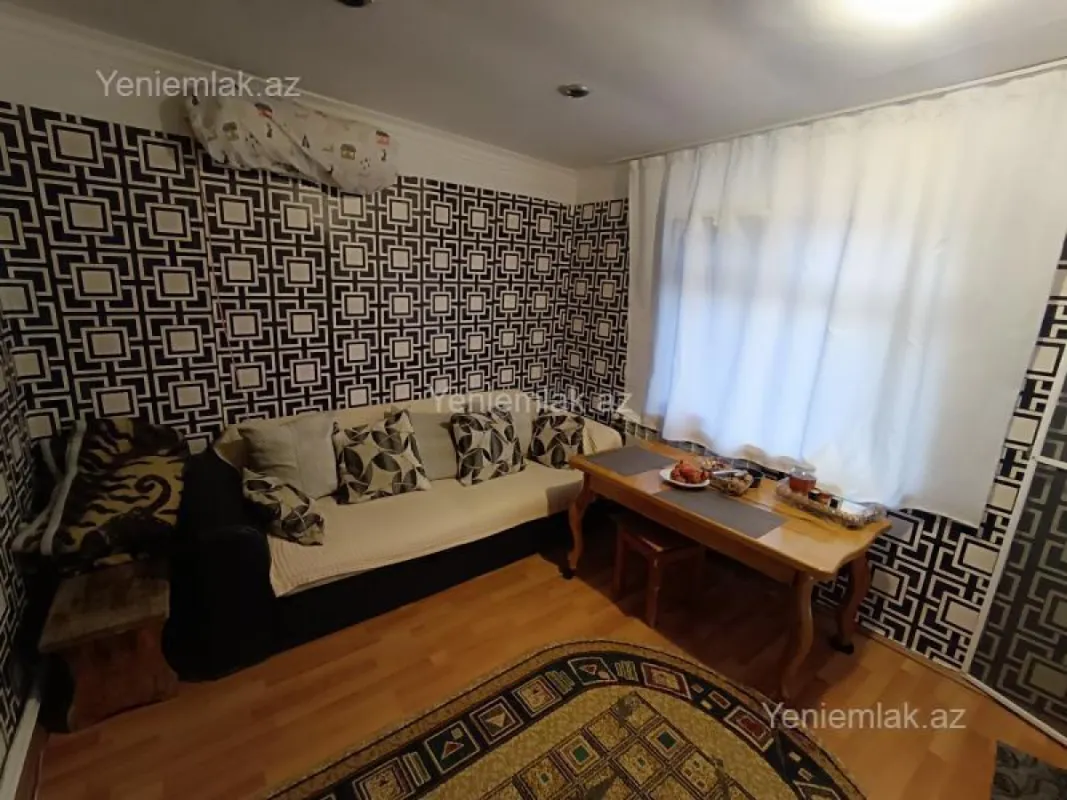 Satılır 3 otaqlı köhnə tikili 80 m²