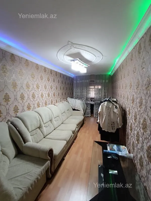 Satılır 3 otaqlı köhnə tikili 80 m²