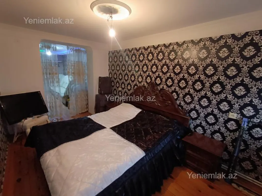Satılır 3 otaqlı köhnə tikili 80 m²