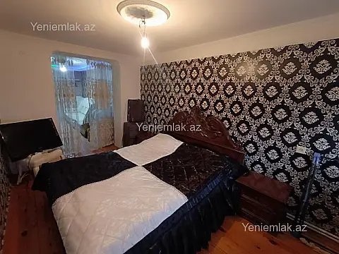Satılır 3 otaqlı köhnə tikili 80 m²