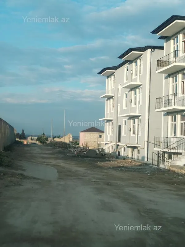 Satılır 7 otaqlı həyət evi 260 m²