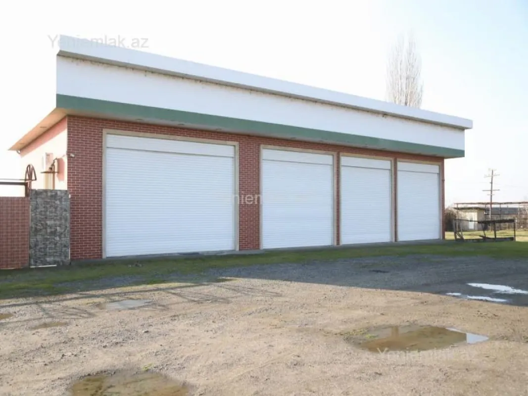 Satılır 4 otaqlı obyekt 200 m²