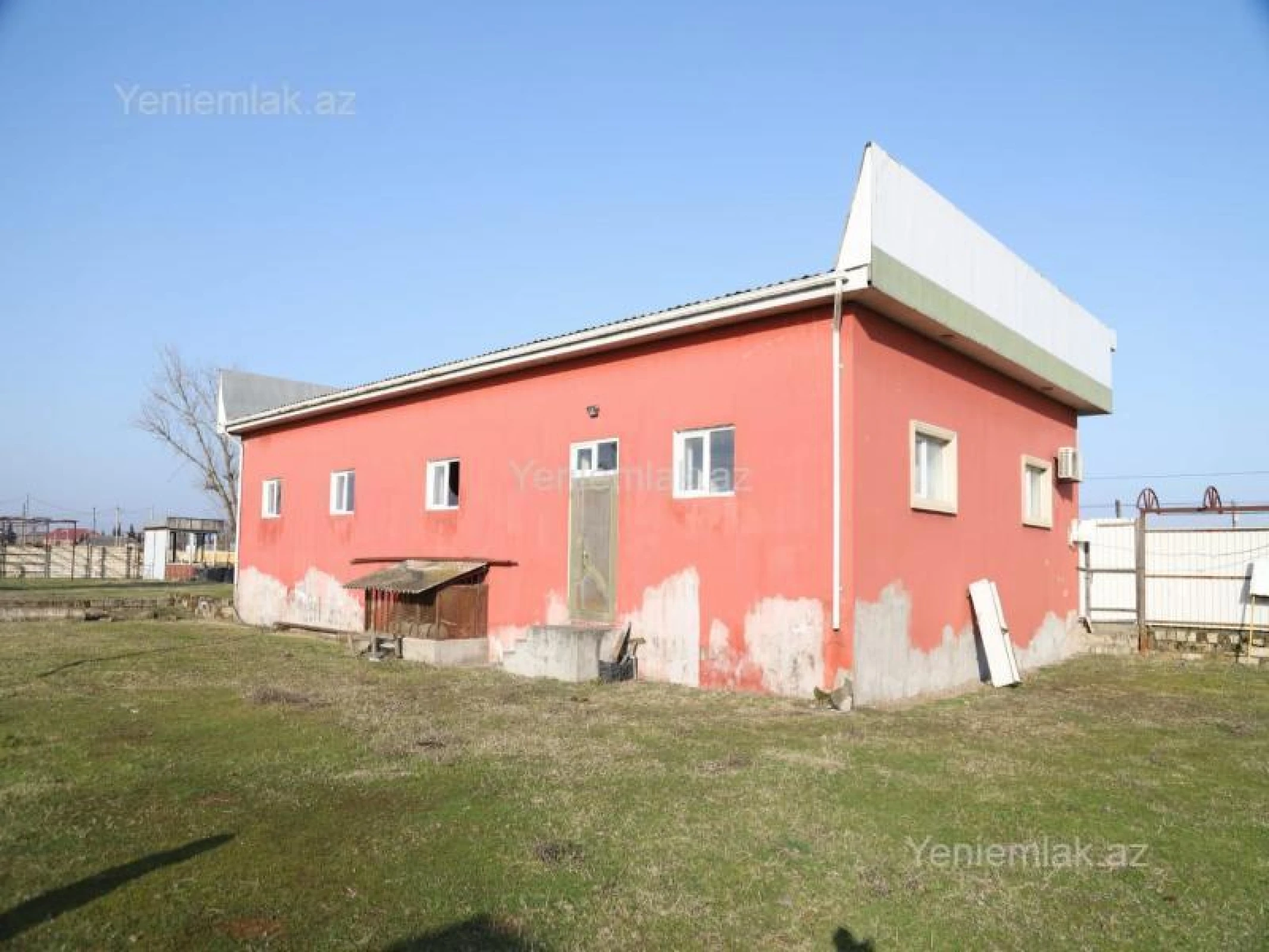 Satılır 4 otaqlı obyekt 200 m²