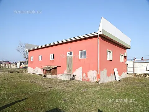 Satılır 4 otaqlı obyekt 200 m²